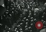 Standbild Streiks Paris Frankreich, 1947, aus Sekunde 10 historischem Filmmaterial Videoclip 65675040649