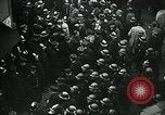 Standbild Streiks Paris Frankreich, 1947, aus Sekunde 11 historischem Filmmaterial Videoclip 65675040649