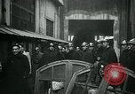 Standbild Streiks Paris Frankreich, 1947, aus Sekunde 16 historischem Filmmaterial Videoclip 65675040649