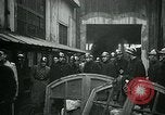 Standbild Streiks Paris Frankreich, 1947, aus Sekunde 17 historischem Filmmaterial Videoclip 65675040649
