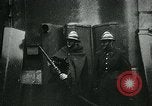 Standbild Streiks Paris Frankreich, 1947, aus Sekunde 19 historischem Filmmaterial Videoclip 65675040649
