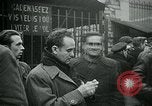 Standbild Streiks Paris Frankreich, 1947, aus Sekunde 23 historischem Filmmaterial Videoclip 65675040649