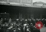 Standbild Streiks Paris Frankreich, 1947, aus Sekunde 24 historischem Filmmaterial Videoclip 65675040649