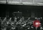 Standbild Streiks Paris Frankreich, 1947, aus Sekunde 25 historischem Filmmaterial Videoclip 65675040649