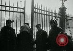 Standbild Streiks Paris Frankreich, 1947, aus Sekunde 48 historischem Filmmaterial Videoclip 65675040649