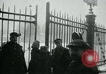 Standbild Streiks Paris Frankreich, 1947, aus Sekunde 50 historischem Filmmaterial Videoclip 65675040649