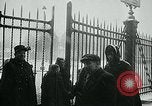 Standbild Streiks Paris Frankreich, 1947, aus Sekunde 51 historischem Filmmaterial Videoclip 65675040649