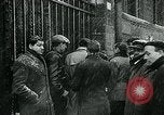 Standbild Streiks Paris Frankreich, 1947, aus Sekunde 56 historischem Filmmaterial Videoclip 65675040649