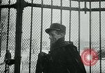 Standbild Streiks Paris Frankreich, 1947, aus Sekunde 61 historischem Filmmaterial Videoclip 65675040649