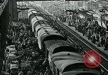 Standbild lange Warteschlangen Deutschland, 1947, aus Sekunde 42 historischem Filmmaterial Videoclip 65675040650