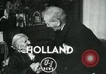 Standbild Opoe Herfst Holland Niederlande, 1947, aus Sekunde 1 historischem Filmmaterial Videoclip 65675040654