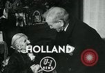 Standbild Opoe Herfst Holland Niederlande, 1947, aus Sekunde 3 historischem Filmmaterial Videoclip 65675040654
