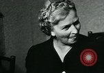 Standbild Opoe Herfst Holland Niederlande, 1947, aus Sekunde 11 historischem Filmmaterial Videoclip 65675040654