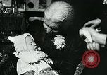 Standbild Opoe Herfst Holland Niederlande, 1947, aus Sekunde 24 historischem Filmmaterial Videoclip 65675040654