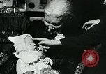 Standbild Opoe Herfst Holland Niederlande, 1947, aus Sekunde 26 historischem Filmmaterial Videoclip 65675040654