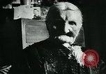 Standbild Opoe Herfst Holland Niederlande, 1947, aus Sekunde 29 historischem Filmmaterial Videoclip 65675040654