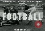 Standbild Fußballspiel United States USA, 1951, aus Sekunde 4 historischem Filmmaterial Videoclip 65675040661