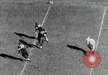 Standbild Fußballspiel United States USA, 1951, aus Sekunde 12 historischem Filmmaterial Videoclip 65675040661