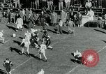 Standbild Fußballspiel United States USA, 1951, aus Sekunde 16 historischem Filmmaterial Videoclip 65675040661