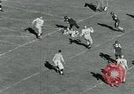 Standbild Fußballspiel United States USA, 1951, aus Sekunde 22 historischem Filmmaterial Videoclip 65675040661