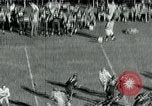 Standbild Fußballspiel United States USA, 1951, aus Sekunde 30 historischem Filmmaterial Videoclip 65675040661