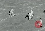 Standbild Fußballspiel United States USA, 1951, aus Sekunde 38 historischem Filmmaterial Videoclip 65675040661