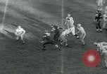 Standbild Fußballspiel United States USA, 1951, aus Sekunde 45 historischem Filmmaterial Videoclip 65675040661