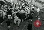 Standbild Fußballspiel United States USA, 1951, aus Sekunde 58 historischem Filmmaterial Videoclip 65675040661
