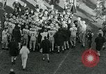 Standbild Fußballspiel United States USA, 1951, aus Sekunde 61 historischem Filmmaterial Videoclip 65675040661