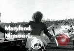 Standbild Fußballspiel College Park Maryland USA, 1951, aus Sekunde 1 historischem Filmmaterial Videoclip 65675040663