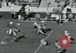 Standbild Fußballspiel College Park Maryland USA, 1951, aus Sekunde 11 historischem Filmmaterial Videoclip 65675040663