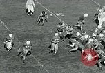 Standbild Fußballspiel College Park Maryland USA, 1951, aus Sekunde 21 historischem Filmmaterial Videoclip 65675040663