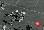 Standbild Fußballspiel College Park Maryland USA, 1951, aus Sekunde 27 historischem Filmmaterial Videoclip 65675040663