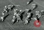 Standbild Fußballspiel College Park Maryland USA, 1951, aus Sekunde 34 historischem Filmmaterial Videoclip 65675040663