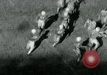 Standbild Fußballspiel College Park Maryland USA, 1951, aus Sekunde 35 historischem Filmmaterial Videoclip 65675040663