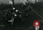 Standbild Fußballspiel College Park Maryland USA, 1951, aus Sekunde 37 historischem Filmmaterial Videoclip 65675040663