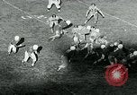 Standbild Fußballspiel College Park Maryland USA, 1951, aus Sekunde 43 historischem Filmmaterial Videoclip 65675040663