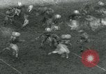 Standbild Fußballspiel College Park Maryland USA, 1951, aus Sekunde 45 historischem Filmmaterial Videoclip 65675040663