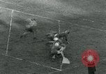 Standbild Fußballspiel College Park Maryland USA, 1951, aus Sekunde 50 historischem Filmmaterial Videoclip 65675040663