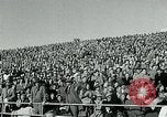 Standbild Fußballspiel College Park Maryland USA, 1951, aus Sekunde 52 historischem Filmmaterial Videoclip 65675040663