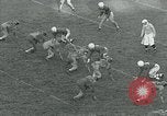 Standbild Fußballspiel College Park Maryland USA, 1951, aus Sekunde 54 historischem Filmmaterial Videoclip 65675040663