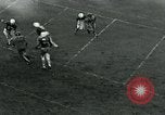 Standbild Fußballspiel College Park Maryland USA, 1951, aus Sekunde 58 historischem Filmmaterial Videoclip 65675040663