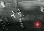 Standbild Fußballspiel College Park Maryland USA, 1951, aus Sekunde 61 historischem Filmmaterial Videoclip 65675040663