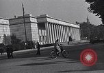 Standbild Deutscher Export Ausstellung bald nach Zweiten Weltkrieg München Deutschland, 1946, aus Sekunde 13 historischem Filmmaterial Videoclip 65675040664