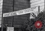 Standbild Deutscher Export Ausstellung bald nach Zweiten Weltkrieg München Deutschland, 1946, aus Sekunde 29 historischem Filmmaterial Videoclip 65675040664
