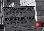 Standbild Deutscher Export Ausstellung bald nach Zweiten Weltkrieg München Deutschland, 1946, aus Sekunde 37 historischem Filmmaterial Videoclip 65675040664