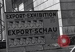 Standbild Deutscher Export Ausstellung bald nach Zweiten Weltkrieg München Deutschland, 1946, aus Sekunde 40 historischem Filmmaterial Videoclip 65675040664