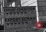 Standbild Deutscher Export Ausstellung bald nach Zweiten Weltkrieg München Deutschland, 1946, aus Sekunde 43 historischem Filmmaterial Videoclip 65675040664