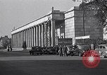 Standbild Deutscher Export Ausstellung bald nach Zweiten Weltkrieg München Deutschland, 1946, aus Sekunde 50 historischem Filmmaterial Videoclip 65675040664