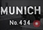 Standbild Eisenhower kommt in München-freimann DP-Camp München Deutschland, 1946, aus Sekunde 1 historischem Filmmaterial Videoclip 65675040668
